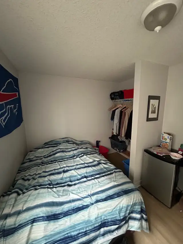 Private room for rent in Room Rentals & Roommates in Kitchener / Waterloo - Image 3