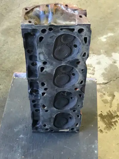Complete set of 460 Ford EFI heads. Some exhaust bolts are broken.