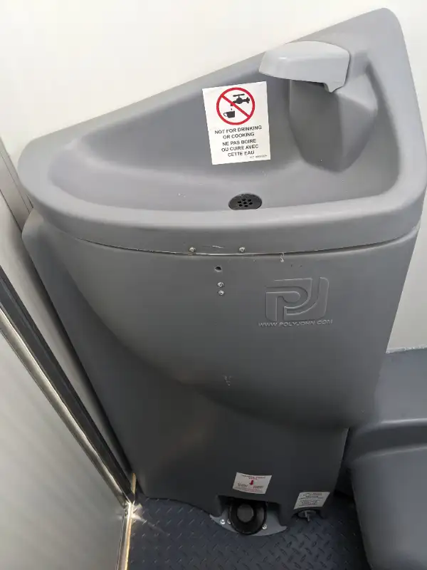 Heated Portable Toilets64520010404353123