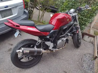 Clean 2007 Sv650. Looking to get something bigger had for the last 3 years always been quick fun and...