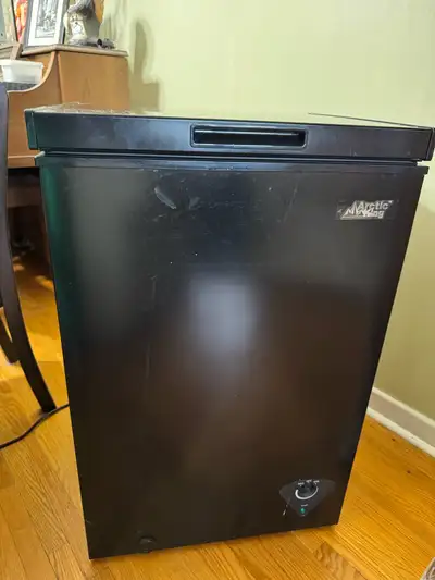 Arctic King 3.5 cu ft chest freezer $140