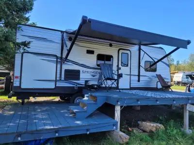 ***** NO TRADES ***** 27 Foot Springdale travel trailer/camper in excellent condition. It has only b...