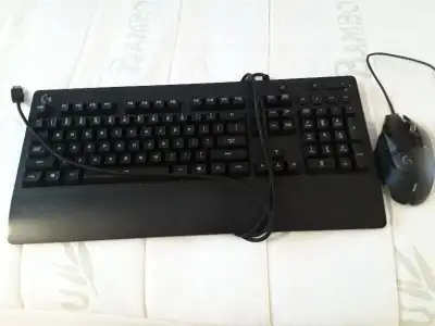 clavier et logitech G213, View more