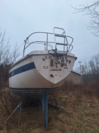 Parting out 36 ft sailboat