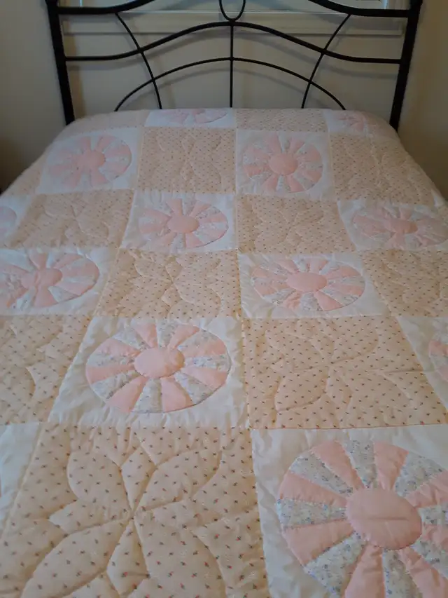 Handmade Quilts in Bedding in Moncton - Image 4