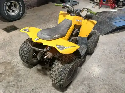 A vendre, vtt pour enfants de marque Bombardier ds90, moteur 4 temps, transmission automatique, déma...