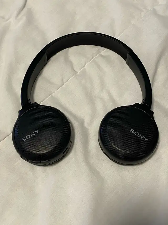 Sony Wireless Bluetooth Headphones599593705077493761