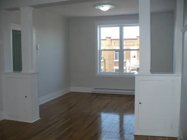 Large Top Floor 2-BR - Grand 2-Chambre au Dernière Étage63417674316929123