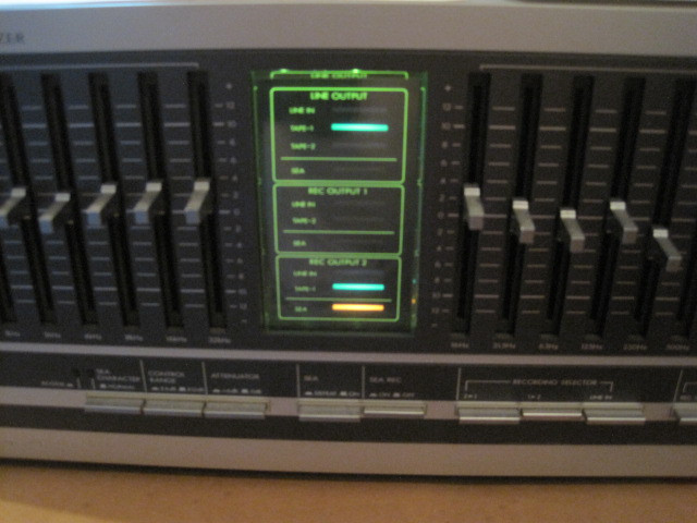 JVC SEA-70 Graphic Equalizer in Stereo Systems & Home Theatre in Ottawa - Image 2