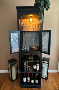 Wine/Cocktail Bar