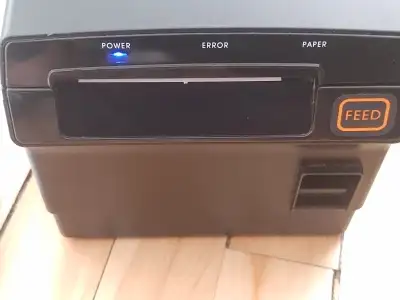 En parfait etat fonctionel. Avec ethernet et USB. OPTION AUTOCUTTER INCLUDED. POWER CORD INCLUDED Th...