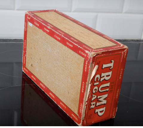 Ancienne Boîte de cigares Vide Trump Cigar Empty Box 6cents/2x in Arts & Collectibles in Longueuil / South Shore - Image 4
