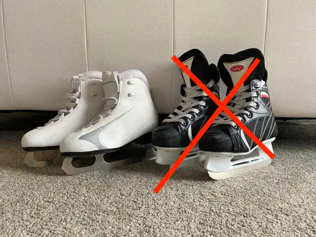 Kids ice hockey / figure skates in Skates & Blades in Brantford - Image 7