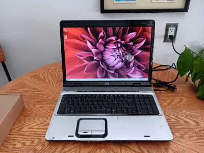 HP Pavilion DV9500 laptop broken, View more
