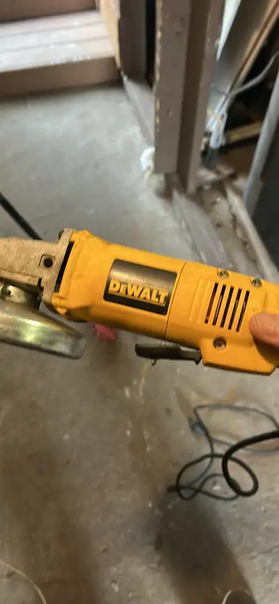 Still in good shape comes with two blades