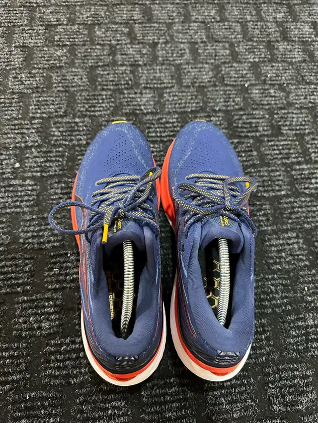 Asics Kayano 29 size US 8.5 in Men's Shoes in Mississauga / Peel Region - Image 5