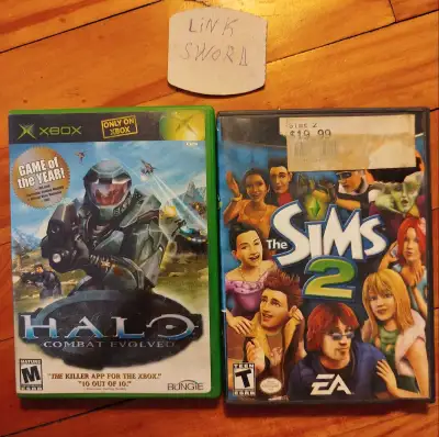 Jeux Xbox 1ére génération HALO + SIMS 2 game cube  sans le jeux, View more