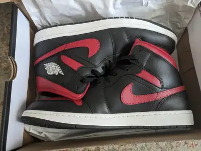 Nike Air Jordan 1 Bred Mid tops size 12, View more
