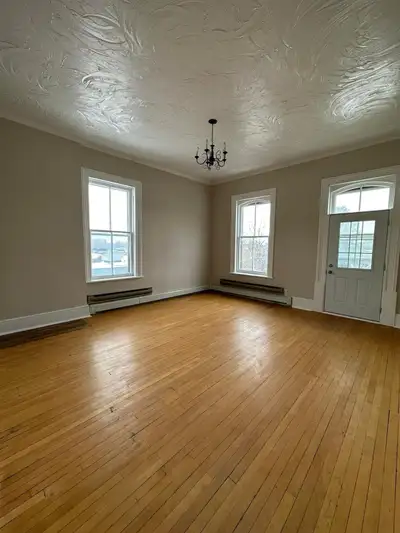 Large 3 bedroom apartment