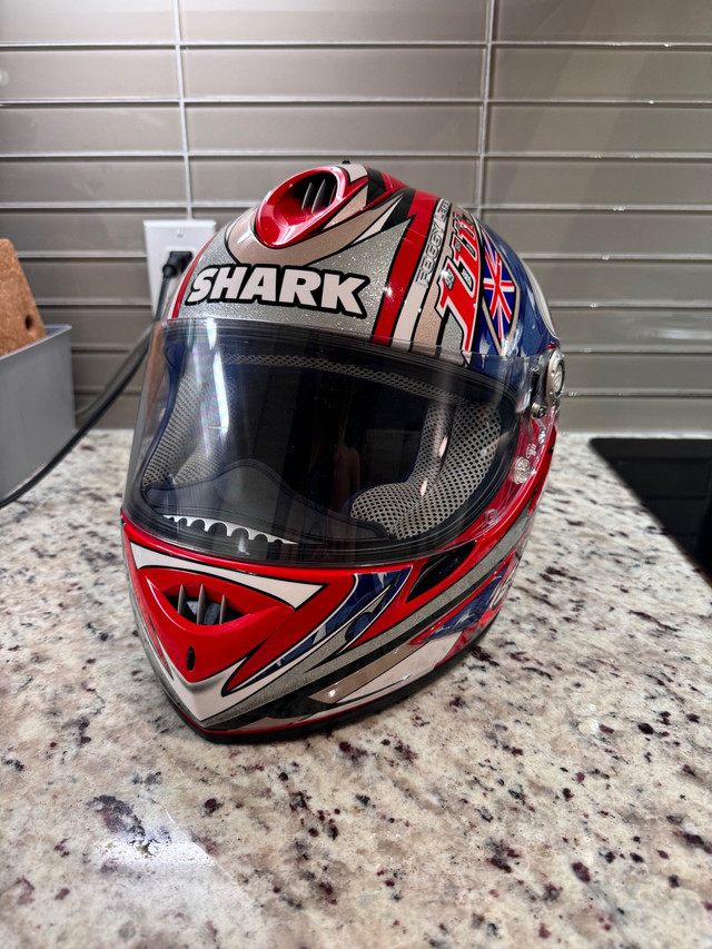 Shark Helmet Mint condition in Other in Markham / York Region