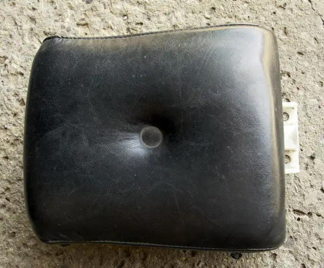 Yamaha Siège passager in Motorcycle Parts & Accessories in Laval / North Shore - Image 2