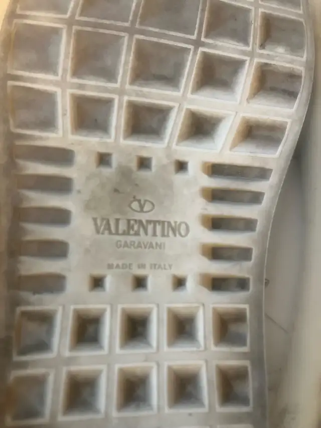 Men's Size 13 Designer Bin (2) Giuseppe, Valentino - 9/10 Condit in Men's in Mississauga / Peel Region - Image 4