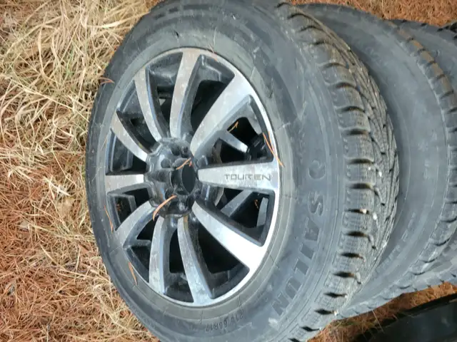 Ford Escape Touren rims w/winter tires in Tires & Rims in Edmonton - Image 5