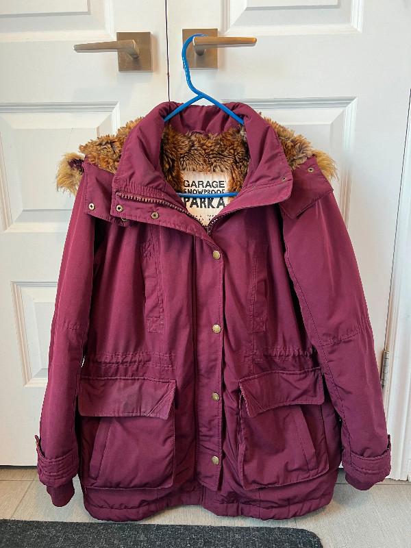 Garage Women’s Snowproof Parka Jacket Winter Wear in Maroon dans Femmes - Hauts et vêtements d'extérieur  à Longueuil/Rive Sud