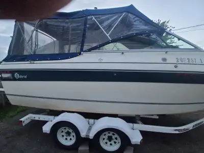 1981 doral 260 omc v8 22 feet long . Great for weekend trips on the water with the family . Sleep 4...