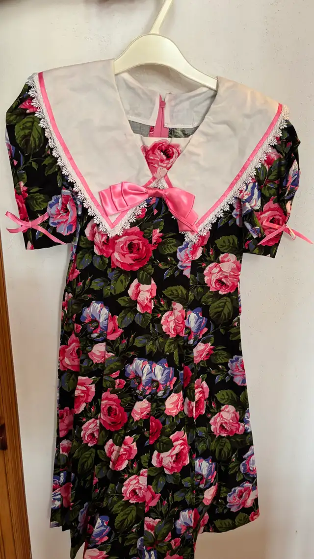 vêtements vintage pour fille in Kids & Youth in City of Montréal - Image 10