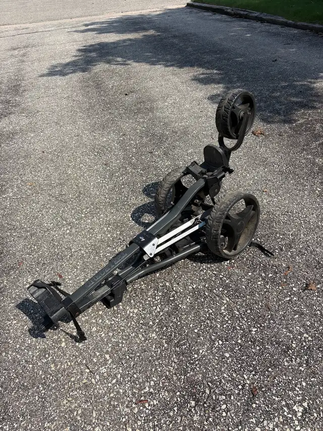 golf bag and pull cart in Golf in Barrie - Image 4