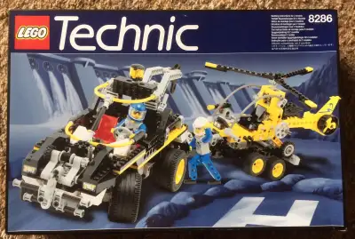 Set is from 1996 and has never been opened. Has 734 pieces including 2 figures, and building instruc...