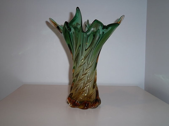 MURANO VASE  EN VERRE SOUFFLE VERT AMBRE ART GLASS VASE dans Art et objets de collection  à Ville de Montréal