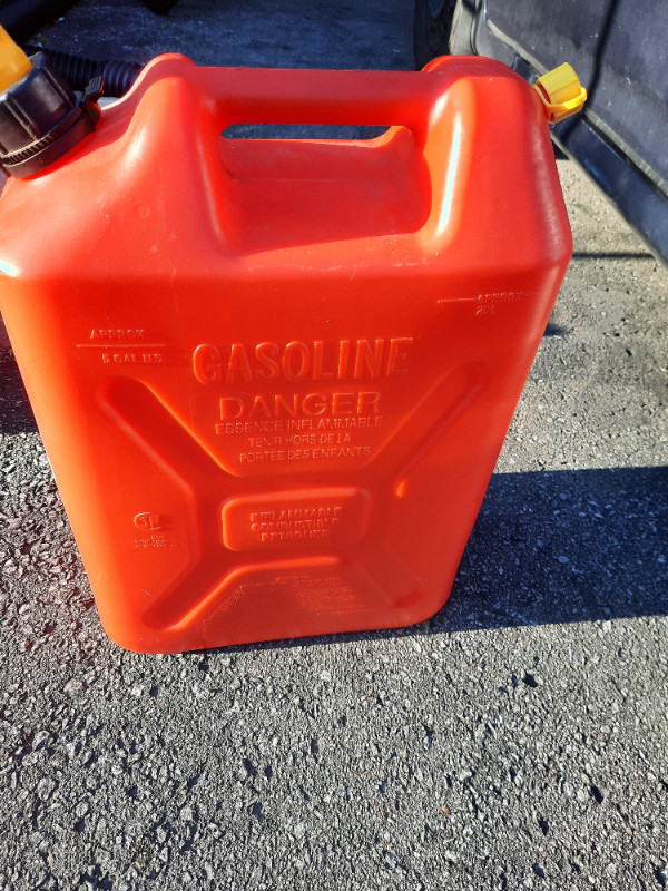 20L Petrol Can / Jerry Gas Can (used once) in Other in City of Toronto - Image 2