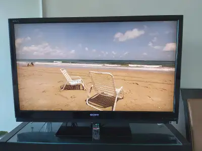 Sony Bravia TV 46 inches with Original Sony Remote $90 Wifi enabled, smart TV Pickup only, no delive...