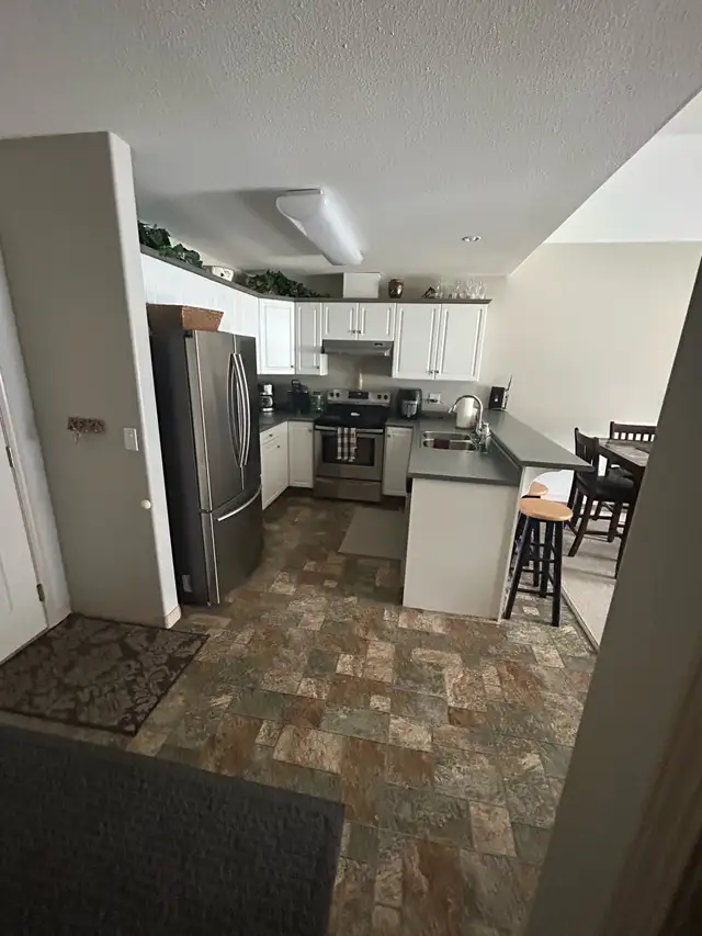 Sicamous Waterfront Condo Weekly Rental in British Columbia in Canada - Image 5