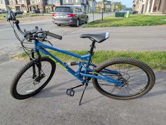 Raleigh Transfer 27.5" Mountain Bike in Mountain in Ottawa - Image 2