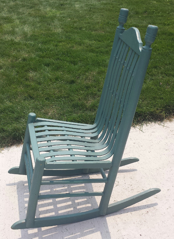 Antique Solid Wood Bentwood Hickory Slat Nursing Rocker in Chairs & Recliners in Windsor Region - Image 2