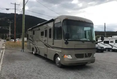 2006 Monaco Holiday Rambler Admiral SE 37 PCT 8.1 Workhorse gas engine 340 HP. 4- Speed Transmission...