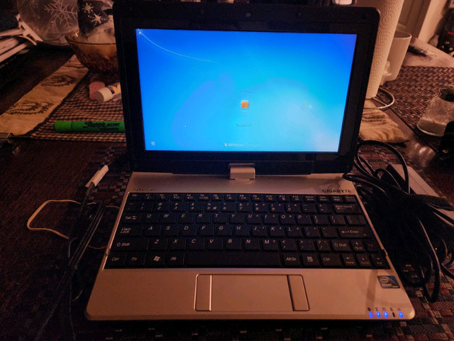 Gigabyte mini laptop in Laptops in Moncton