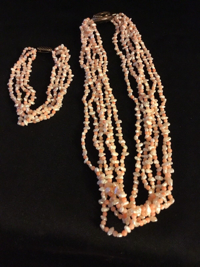 ANTIQUE CORAL  NATURAL RIVER PEARL NECKLACE AND BRACELET 16” in Arts & Collectibles in Mississauga / Peel Region - Image 3