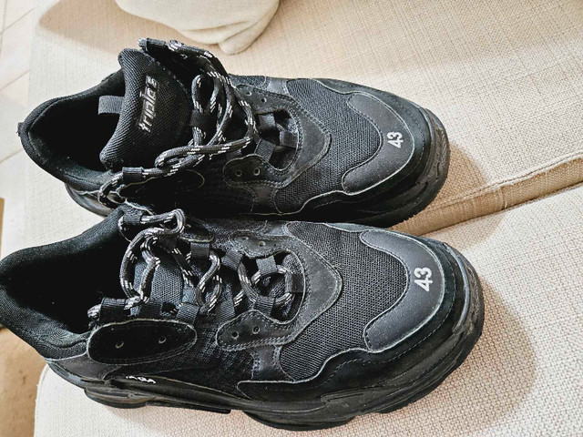 Balenciaga  dans Chaussures pour hommes  à Ville de Montréal - Image 2