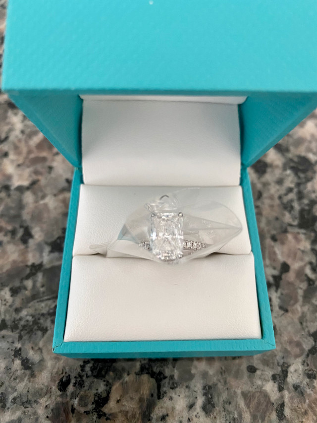 Fire & Brilliance Moissanite Engagement Ring in Jewellery & Watches in Ottawa - Image 2