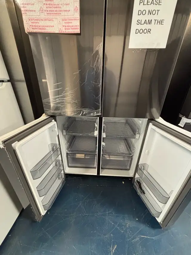Samsung Bespoke “36” Black Stainless Steel 4 Door Fridge in Refrigerators in Norfolk County - Image 4