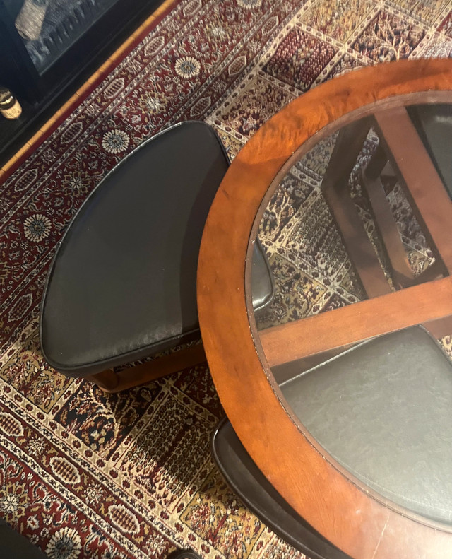 table salon rond avec des tabouret dans Autres tables  à Ville de Montréal - Image 2