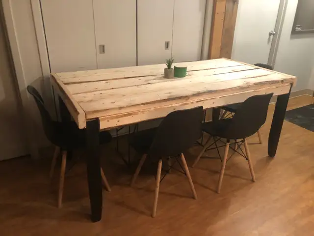 Table de cuisine en bois moderne/Rustik in Dining Tables & Sets in Trois-Rivières - Image 3