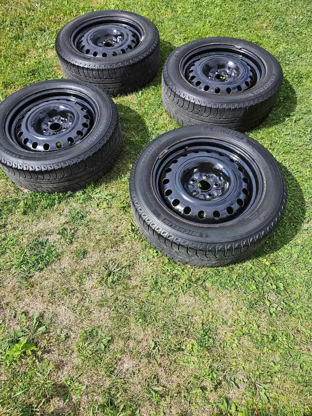 Pneus d'hiver avec jantes   in Tires & Rims in Laval / North Shore - Image 6