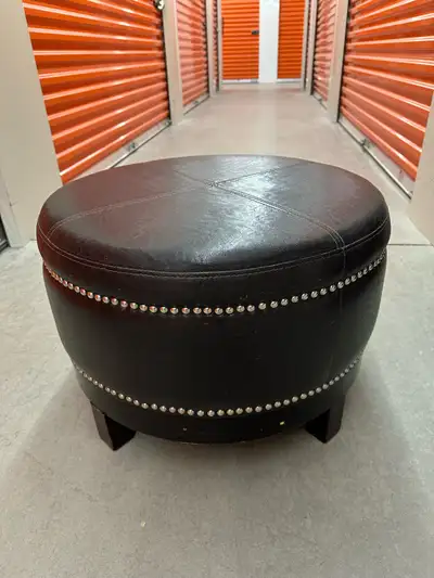 Pouf comme neuf, View more