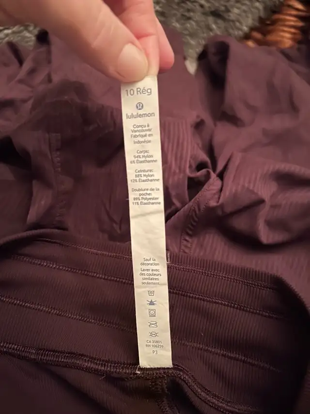 Lululemon Pants Size 10 in Women's - Bottoms in Barrie - Image 6