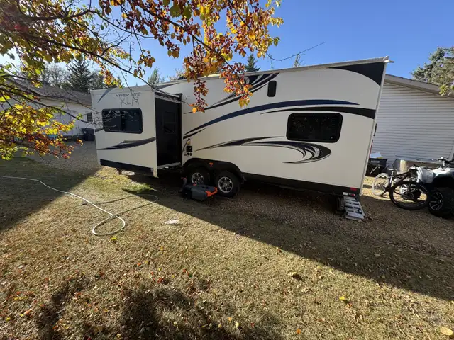 2013 Forest River XLR T27HFS Toy Hauler in Travel Trailers & Campers in Red Deer - Image 3